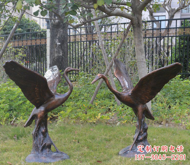 湖北公园仙鹤景观玻璃钢仿铜摆件