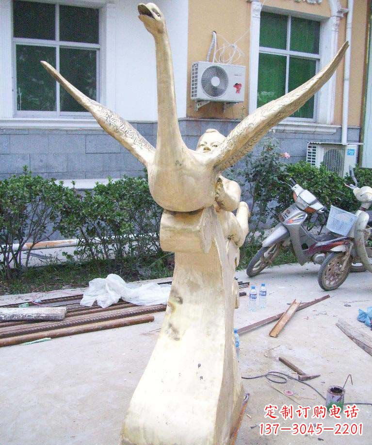 湖北孩子与天鹅·梦幻铜雕