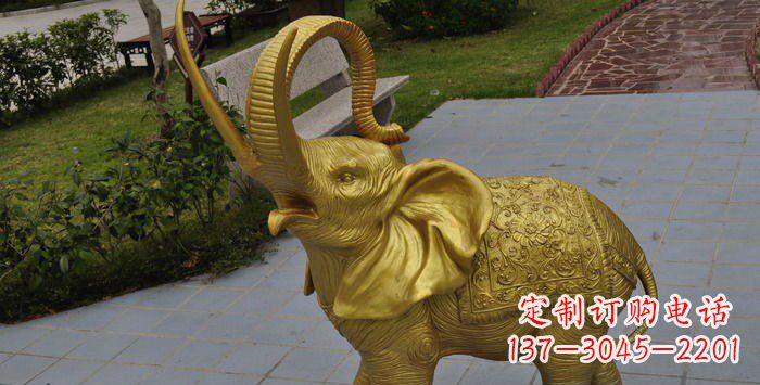 湖北呈现自然之美的小象铜雕