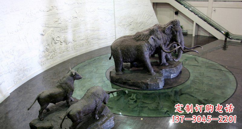 湖北领雕塑公园长毛象动物铜雕