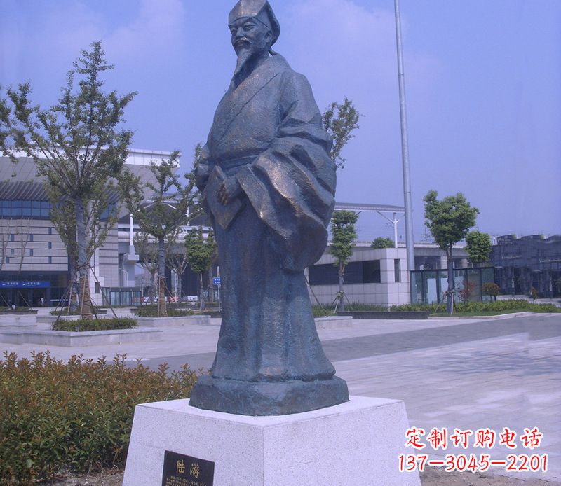 湖北古代陆游诗人雕塑