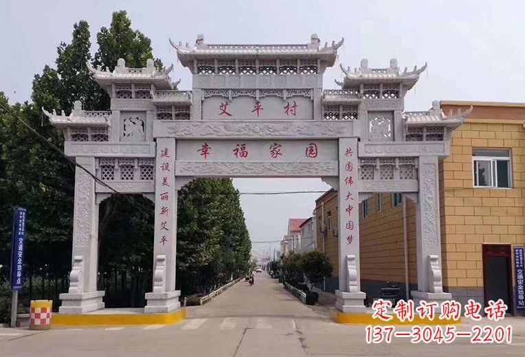 湖北古代牌坊上石雕鱼