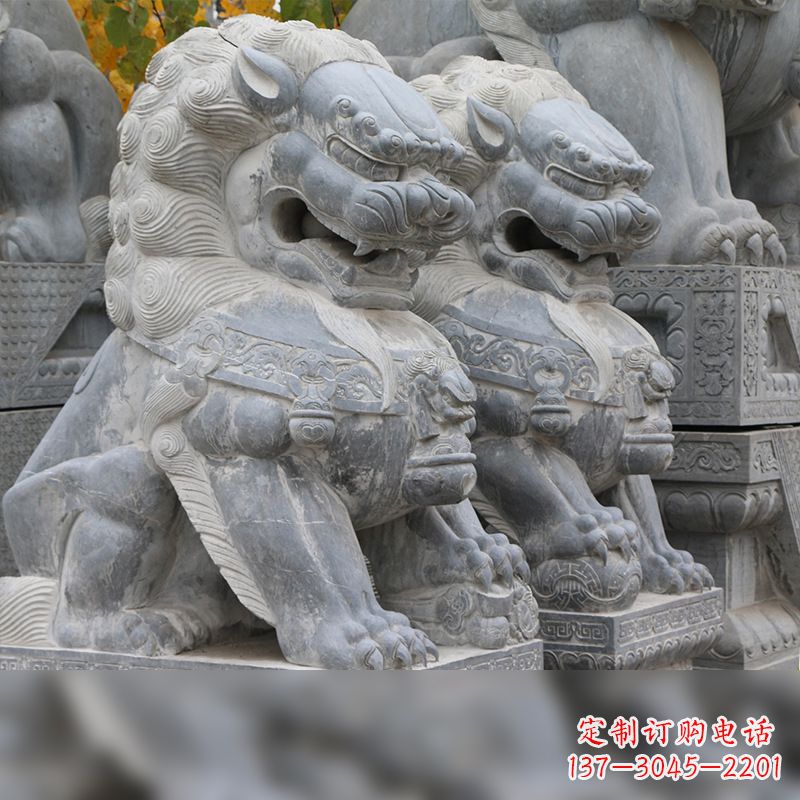 湖北中领雕塑：仿故宫青石狮子雕塑