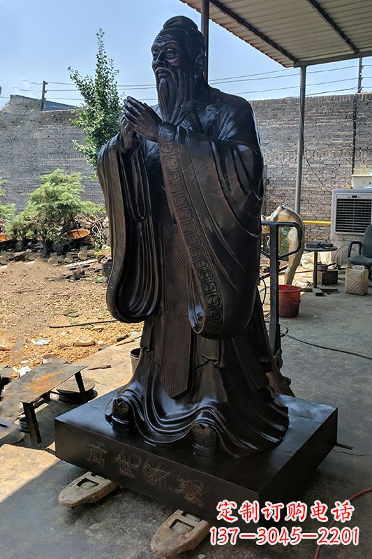 湖北精美孔子雕塑，还原历史大师的英姿