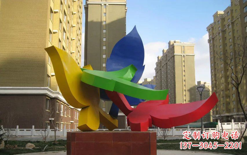 湖北广场不锈钢抽象树叶雕塑