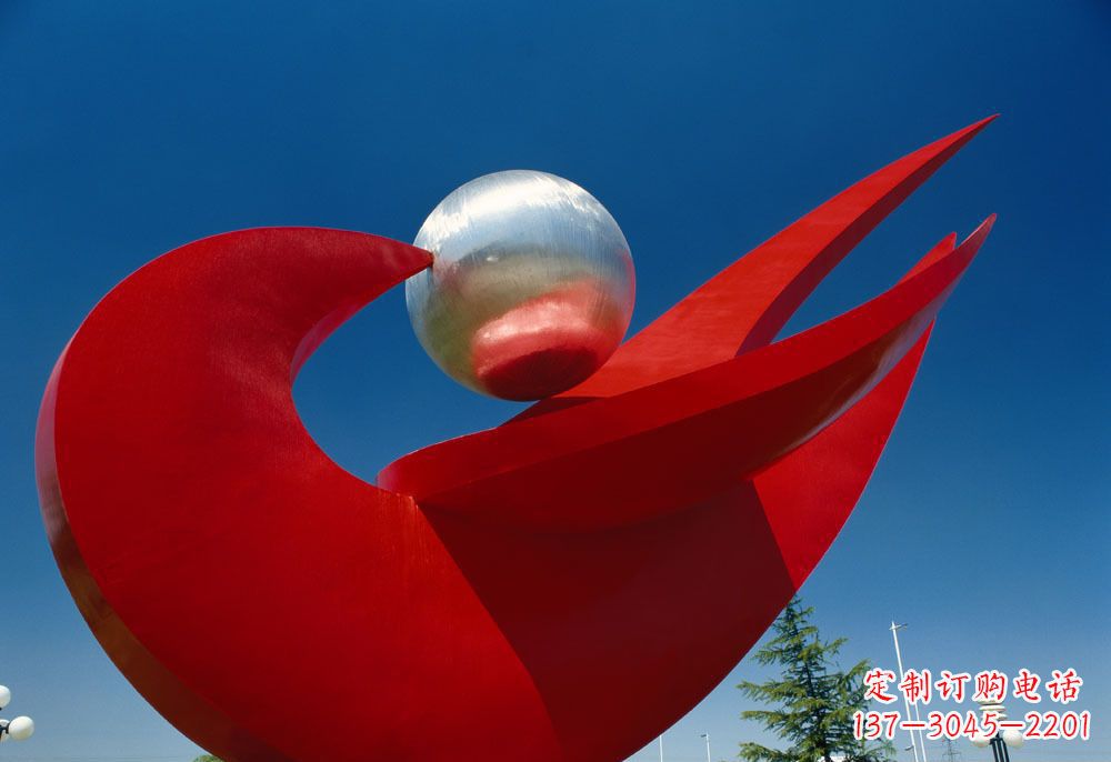 湖北优雅而高雅的和平鸽雕塑