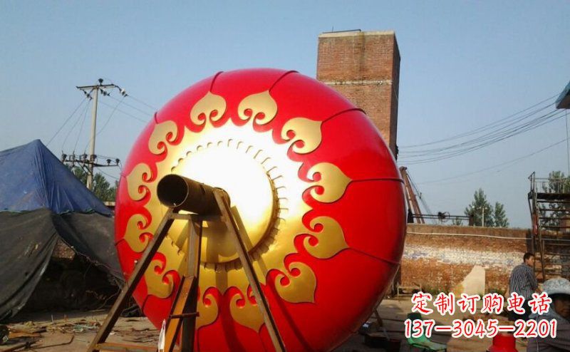 湖北广场不锈钢红灯笼雕塑
