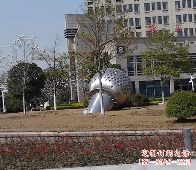 湖北传统话筒雕塑,融合现代美学设计