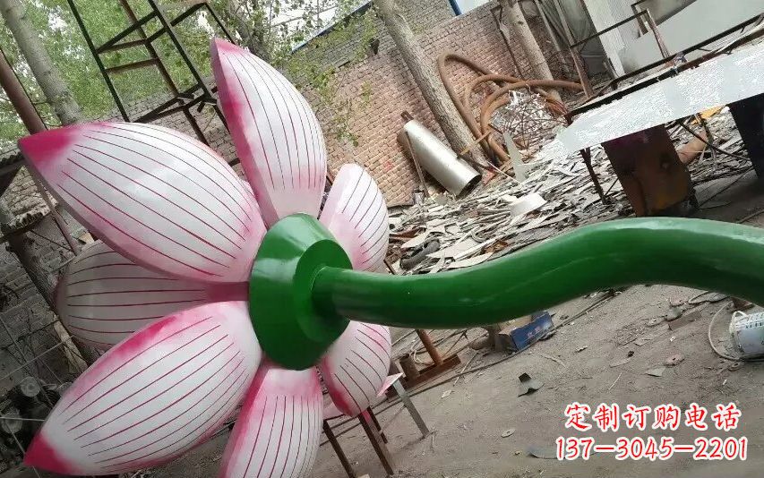 湖北广场不锈钢莲花雕塑 (2)