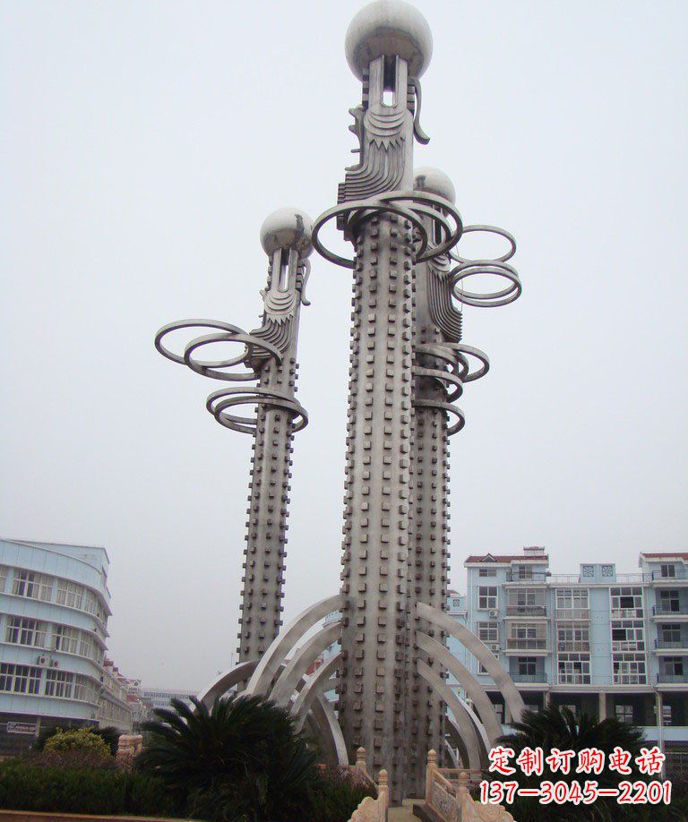 湖北广场不锈钢龙柱雕塑