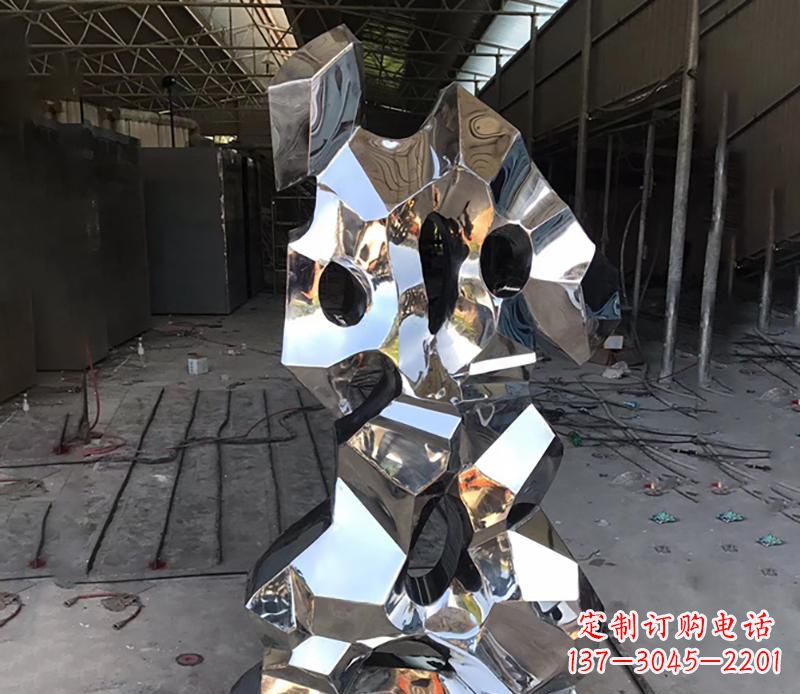 湖北广场不锈钢太湖石雕塑