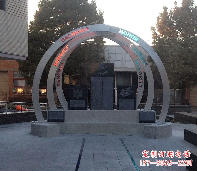 湖北广场不锈钢圆环雕塑