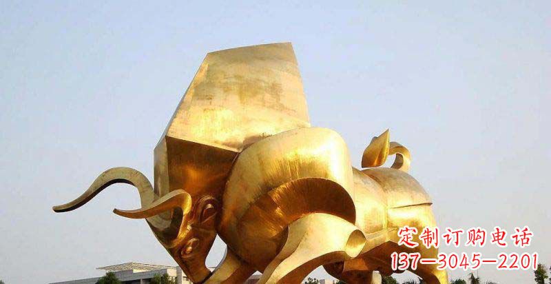 湖北广场抽象牛动物铜雕