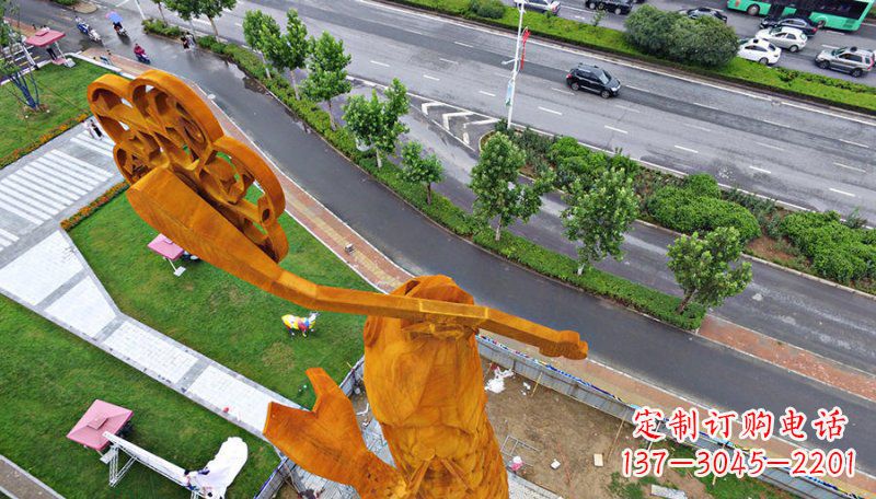 湖北钥匙象征,情感绽放——中领雕塑精制铜钥匙雕塑