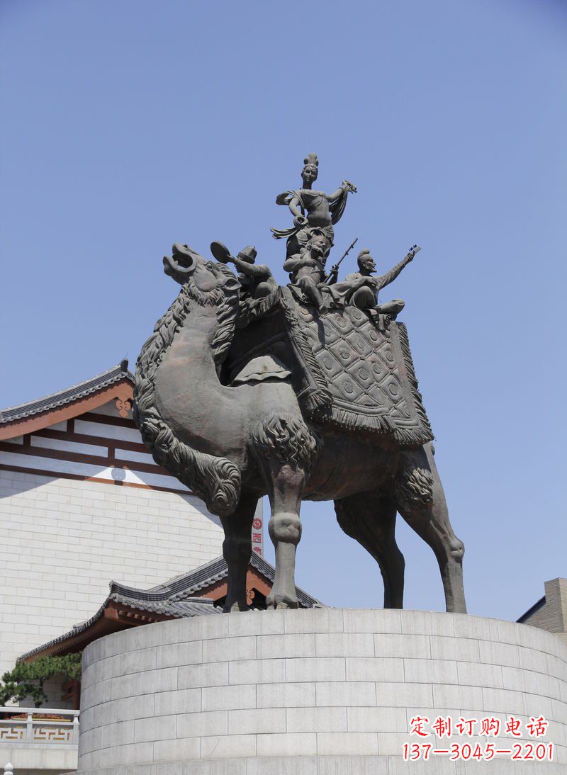 湖北中领雕塑：古代人物骑骆驼铜雕