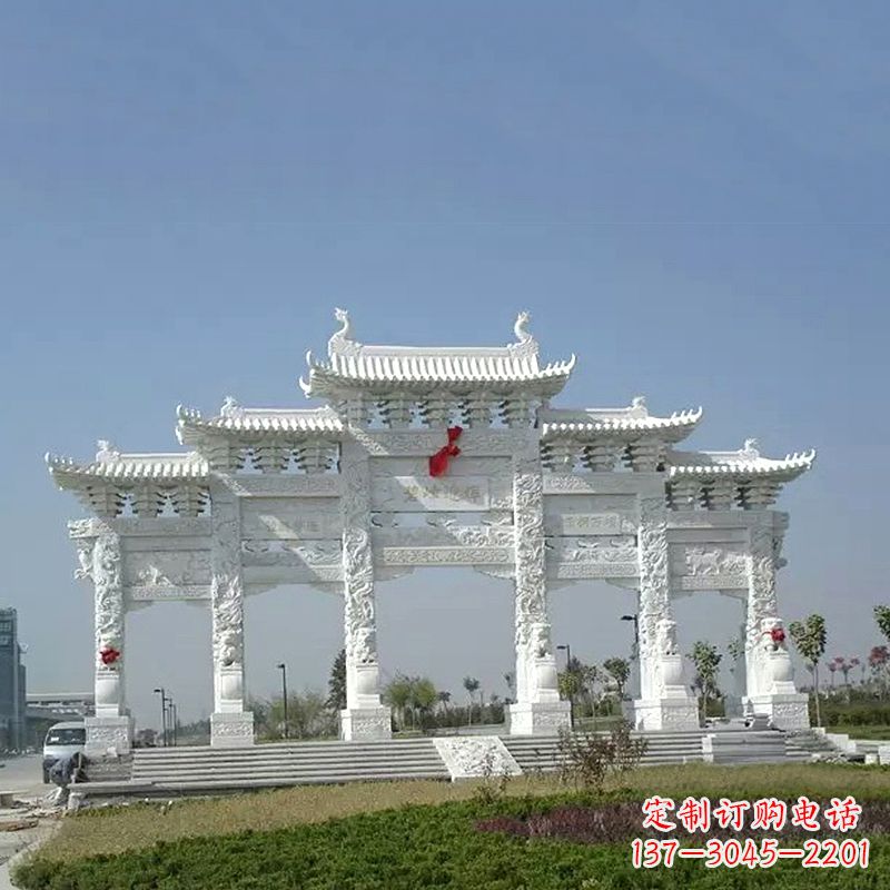 湖北广场汉白玉五门石牌坊