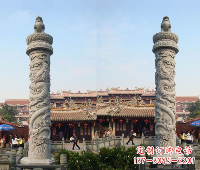 湖北精美的汉白玉龙柱石雕塑