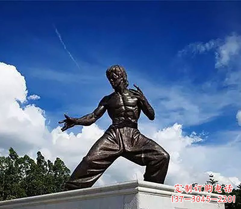 湖北广场李小龙铜雕