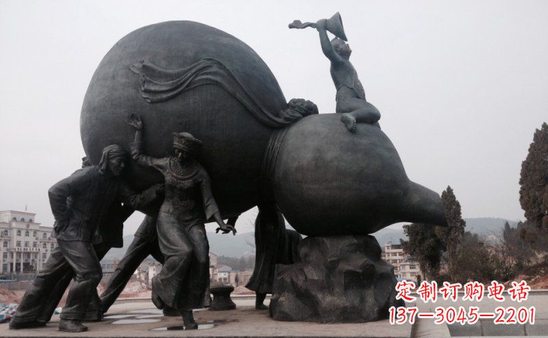 湖北广场少数民族人物和大葫芦景观铜雕