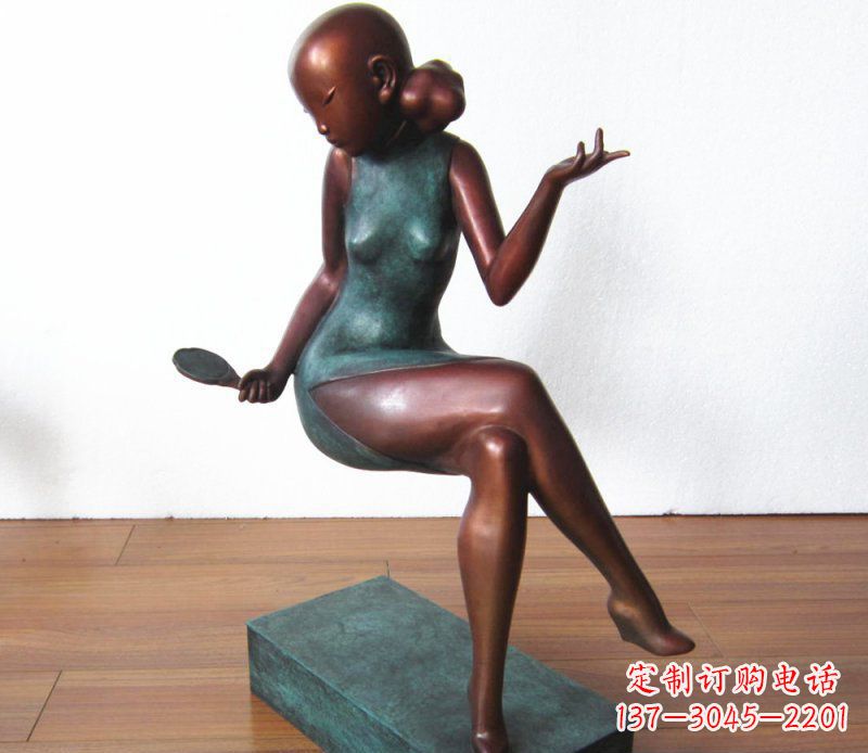 湖北广场铜雕美女照镜子人物雕塑