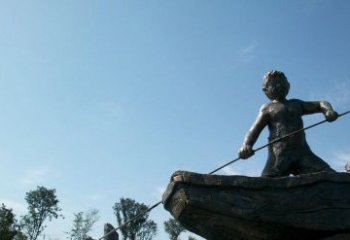 湖北男孩撑船铜雕，营造童趣氛围