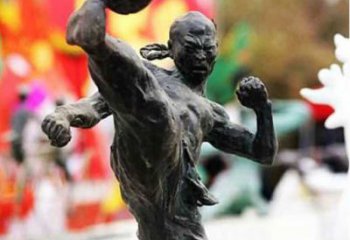 湖北足球雕塑：展现无限自由
