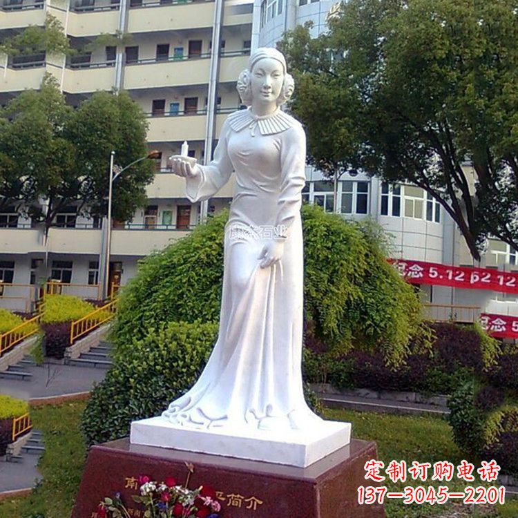 湖北纪念南丁格尔的纯白玉雕塑