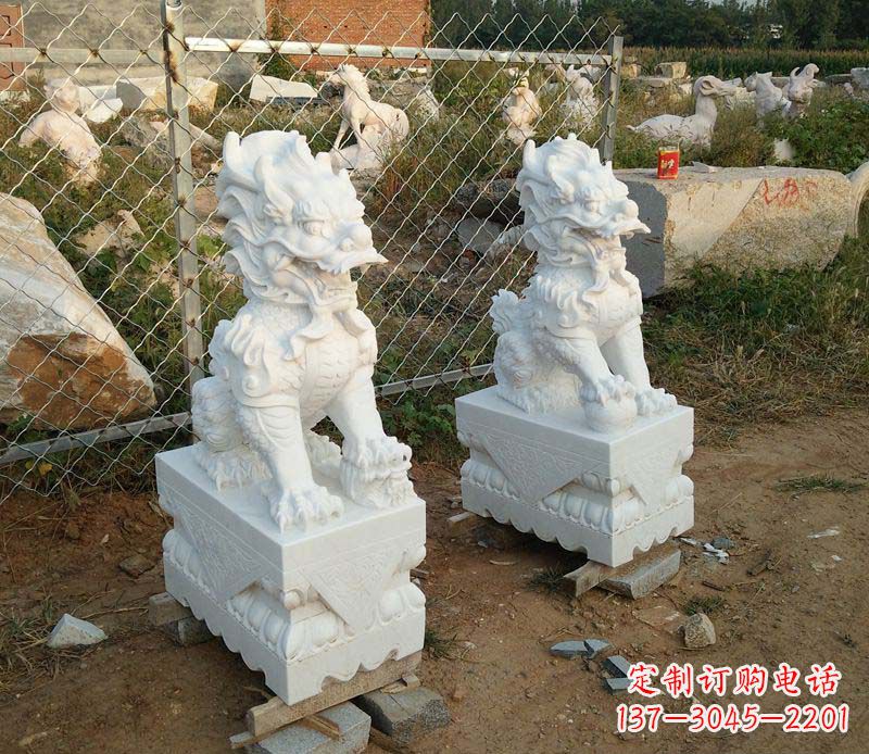 湖北精美雕刻石麒麟,添玉门口踩球景象