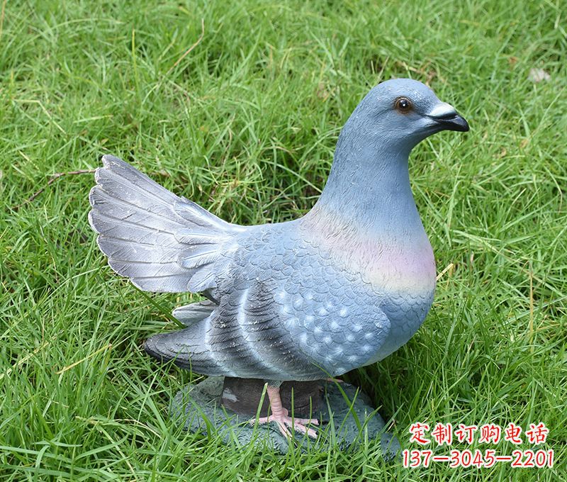 湖北传递和平信息的和平鸽雕塑