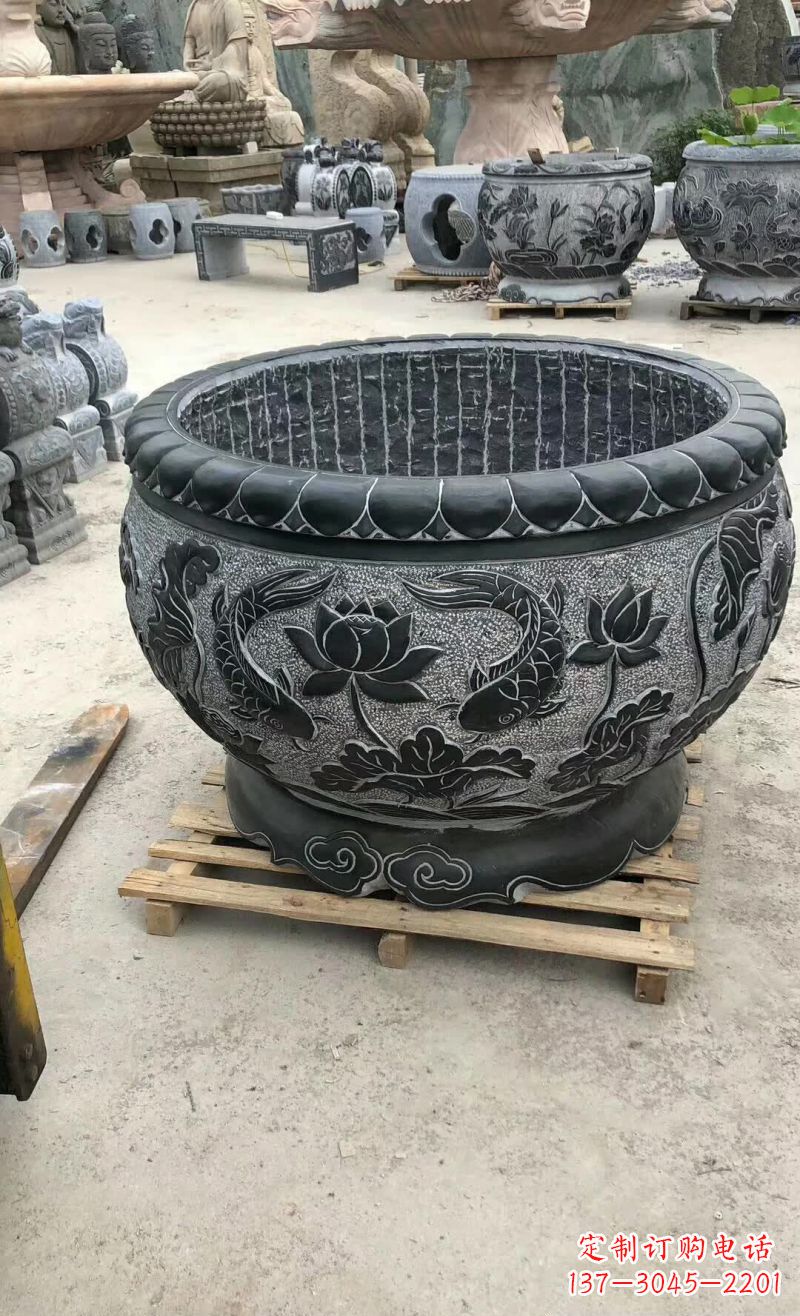 湖北荷花鲤鱼石浮雕水缸，精美独特的艺术之作