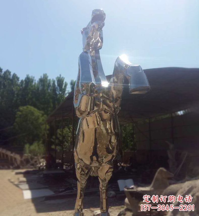 湖北典雅马雕,不锈钢镜面奔马雕塑,个性精彩