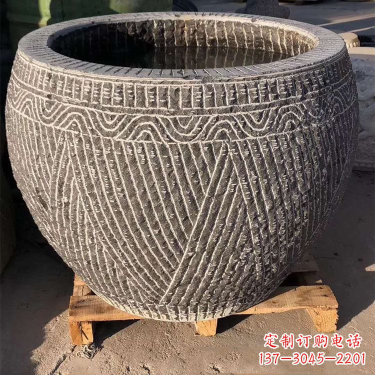 湖北花园石头鱼缸