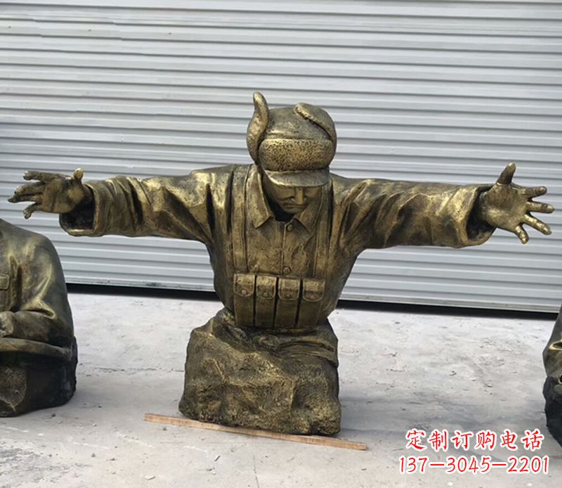湖北黄继光铜雕是由中领雕塑定制的精致作品。中…