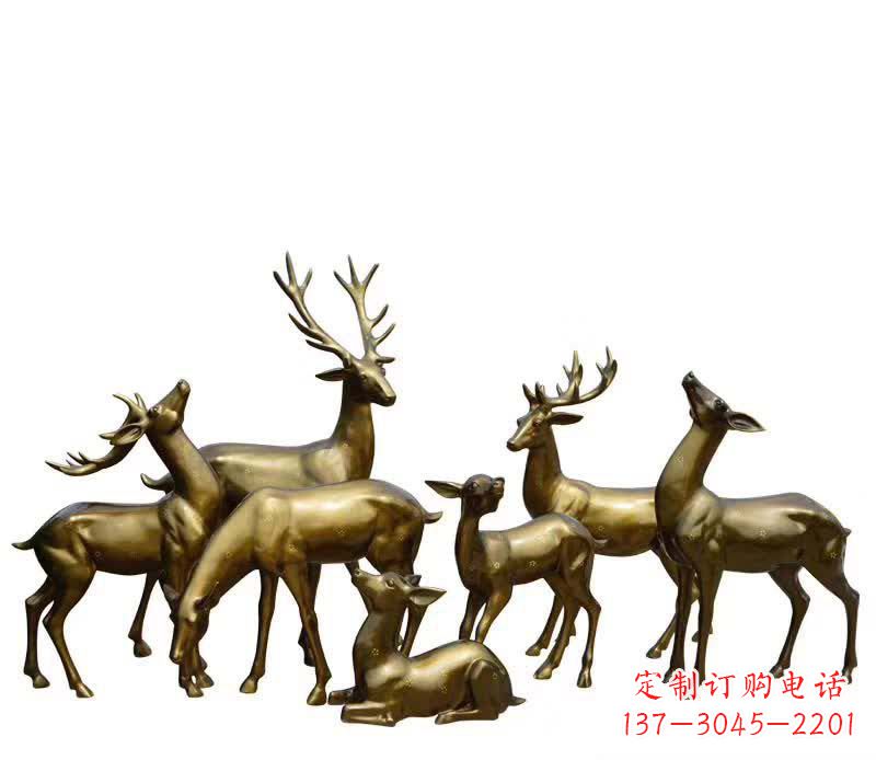 湖北精致精美,欣赏黄铜色鹿群雕塑