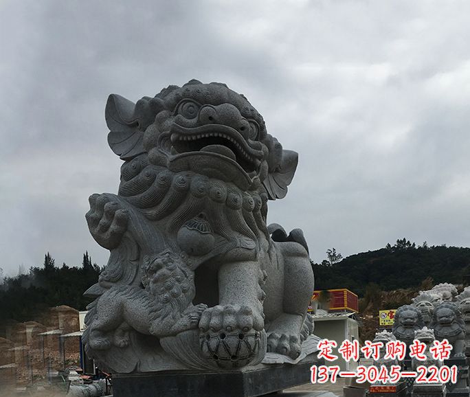 湖北街边景观南方狮子石雕