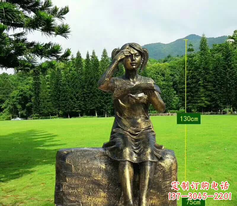 湖北精美的女孩铜雕塑，展现活力与青春