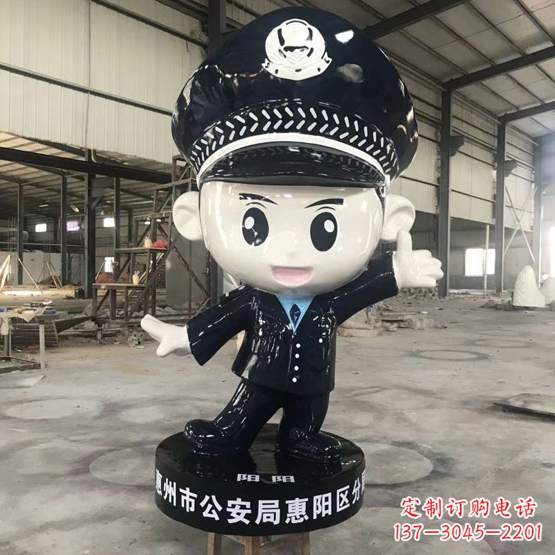 湖北可爱警察雕塑,萌趣满满!