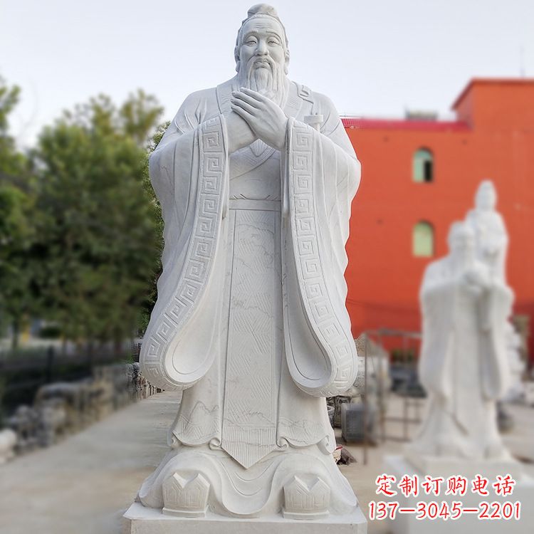 湖北孔子雕像佩剑