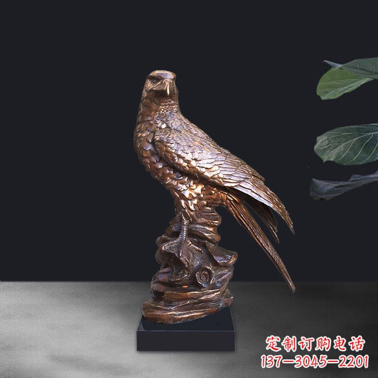 湖北老鹰雕塑摆件