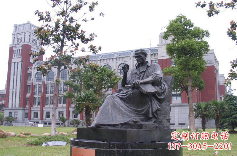 湖北卢梭西方名人铜雕由中领雕塑定制，是一款完…