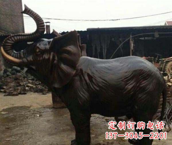 湖北精致细腻的大象铜雕