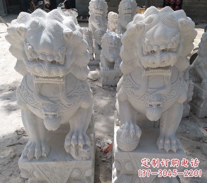 湖北象征力量的狮子雕塑