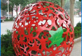 湖北街边不锈钢镂空球和树叶景观雕塑