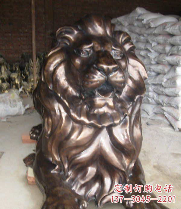 湖北静静躺在你身边,西洋狮子铜雕塑给你精致的拥抱