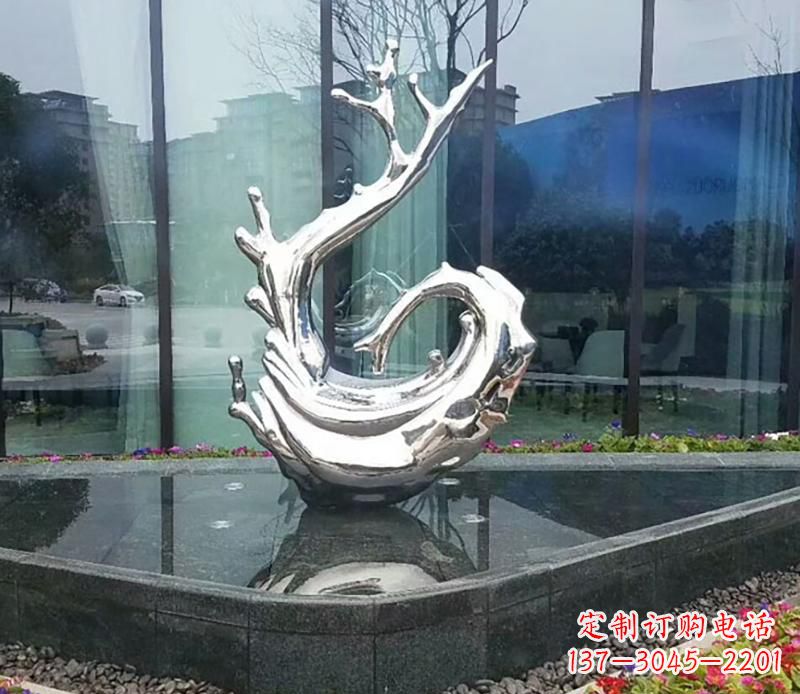 湖北炫耀雕塑——不锈钢火苗抽象雕塑