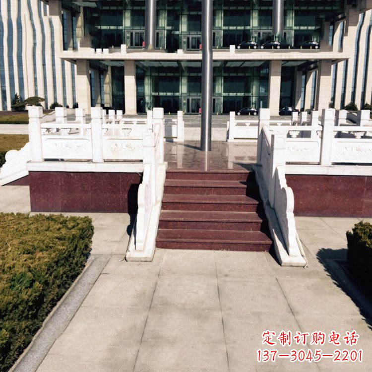湖北高贵的象征——中领雕塑升旗台雕塑