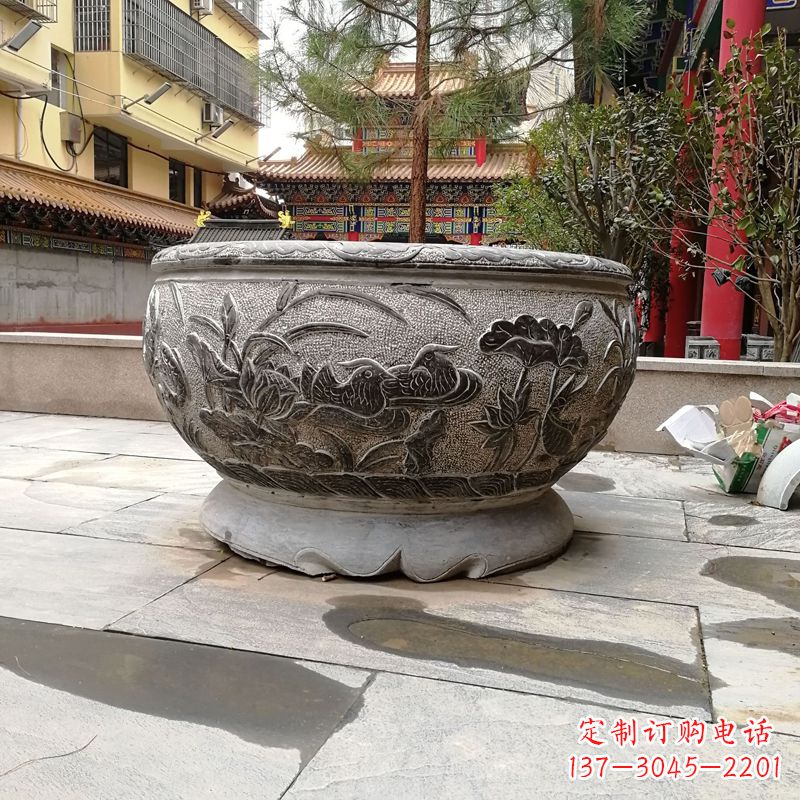 湖北青石仿古风格鱼缸雕塑