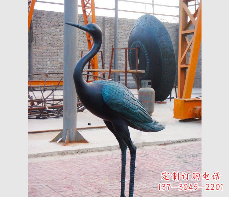 湖北青铜仙鹤雕塑:展现古典和谐之美