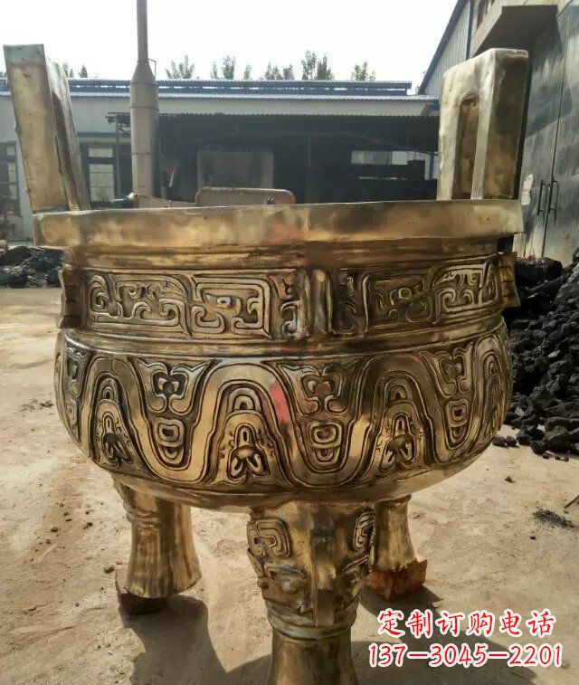 湖北追求完美的三足香炉