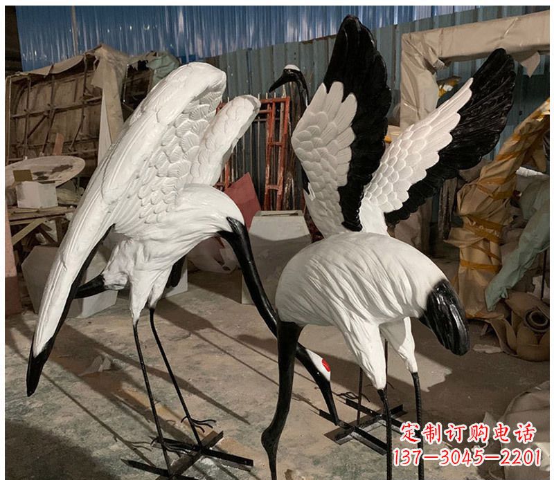 湖北石雕展翅丹顶鹤动物雕塑